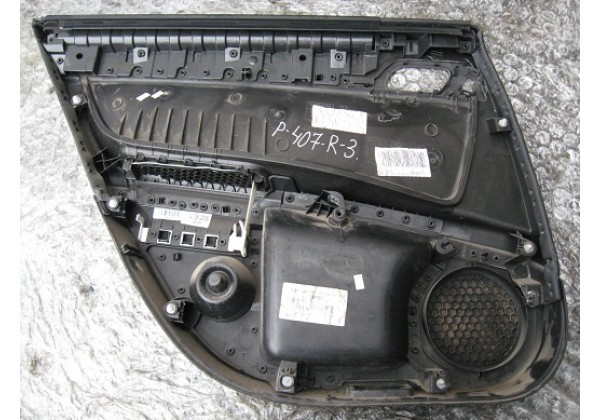 обшивка правої задньої дверки Peugeot 407,1.6hdi,9647891577